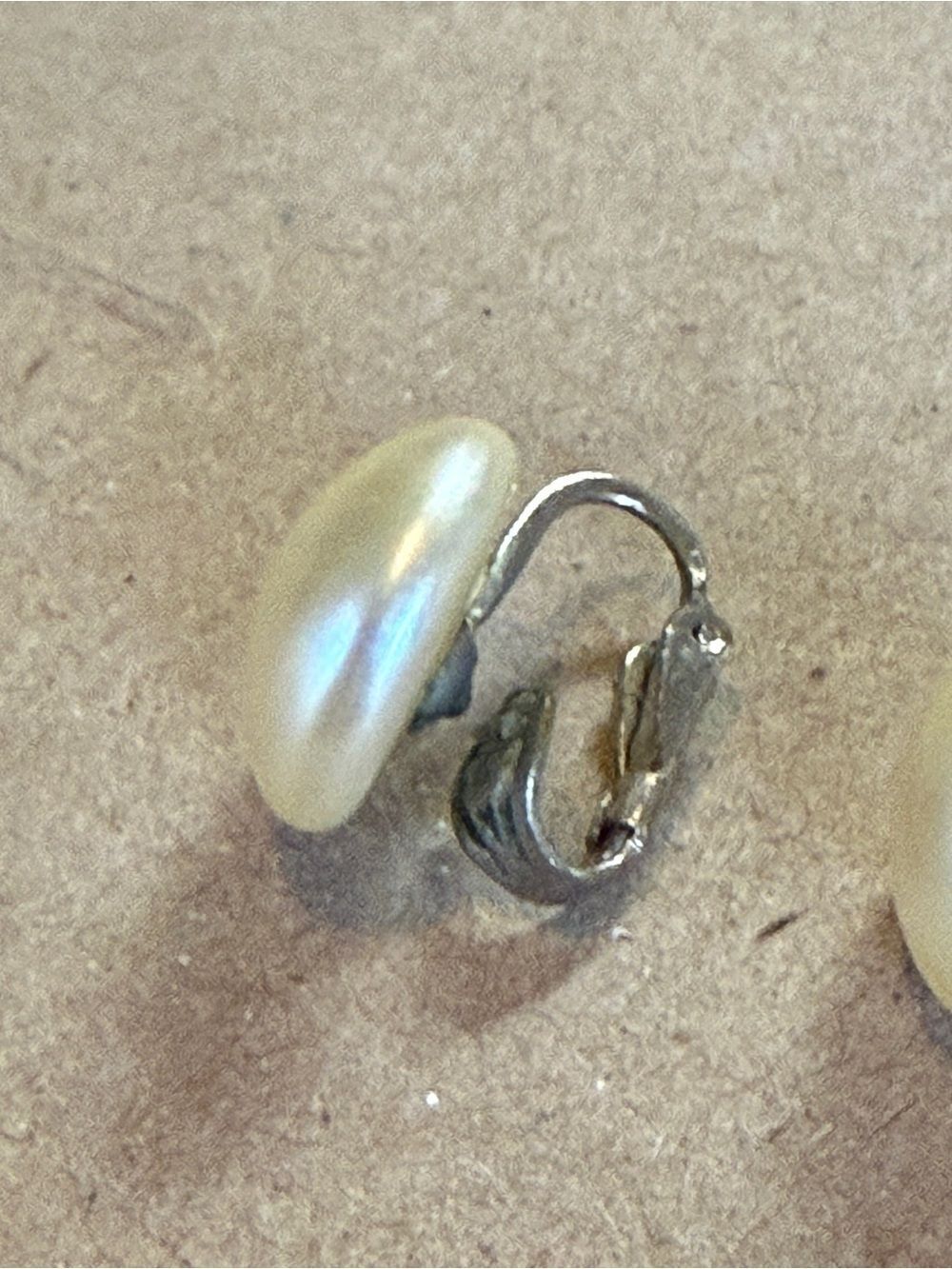 Vintage RICHELIEU Cream Pearl Faux Clip On Earrings Silver Tone Hardware - Picture 3 of 12